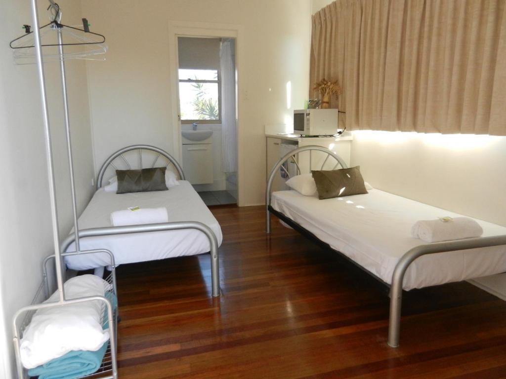 Golden Shores Motel Bilinga Quarto foto