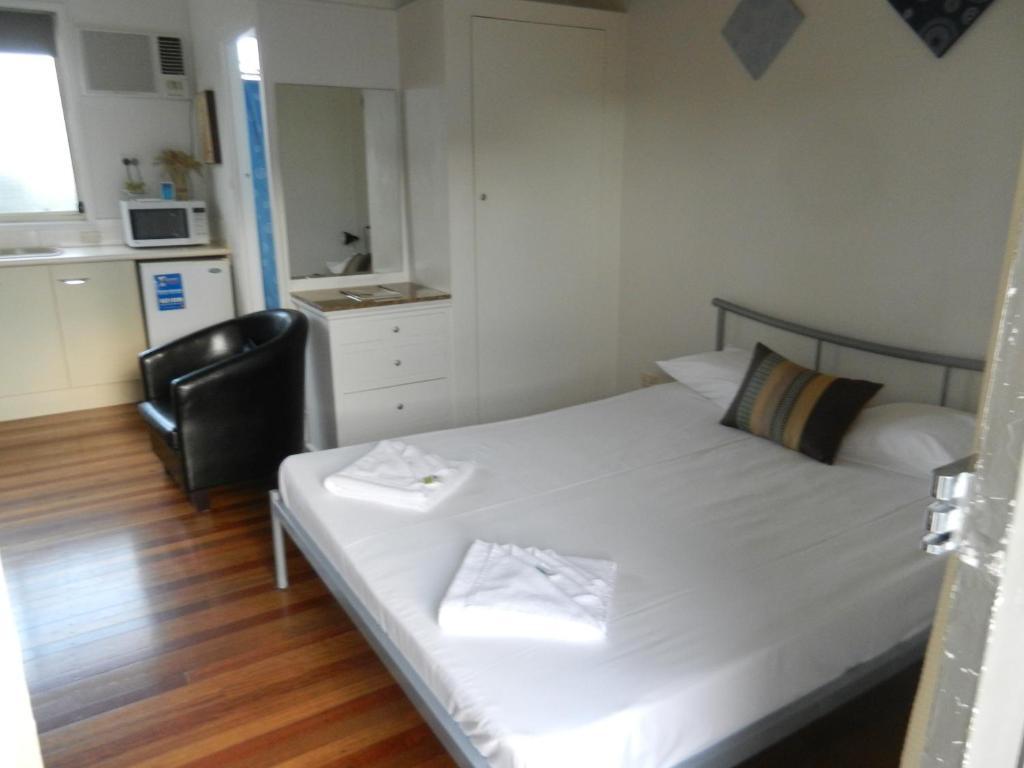 Golden Shores Motel Bilinga Quarto foto